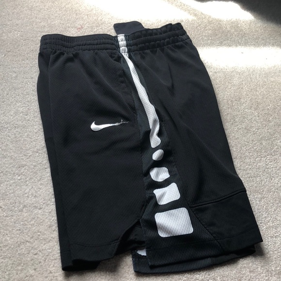 Nike Other - Nike elite basketball shorts youth large black